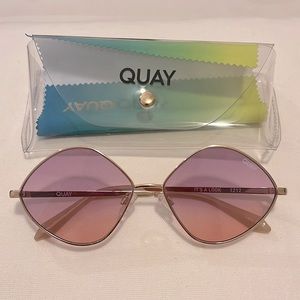 Quay it’s a look 1212 sunglasses